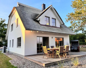 Ferienhaus Svantovit - exklusives Ferienhaus mit Sauna, Whirlpool und Kamin, Putgarten